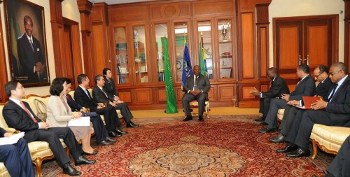 Ali Bongo et Wang Yi font le tour d’horizon sur la coopération bilatérale entre le Gabon et la Chine