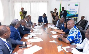 Le gouvernement tente d’apaiser les tensions à la Société gabonaise des transports