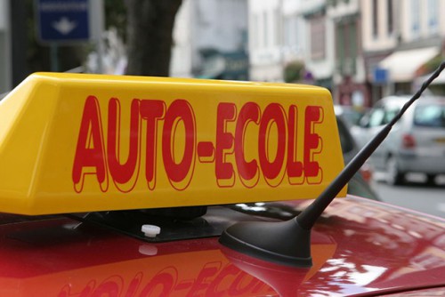 Des formations en conduite automobile pour résorber le chômage des jeunes