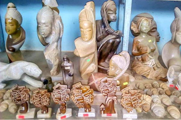 Le Gabon interdit la commercialisation d’objets d’art en pierre de Mbigou