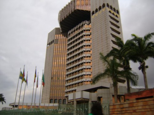 Transferts internationaux : la BEAC dénonce les «pratiques peu orthodoxes» des banques de la zone CEMAC