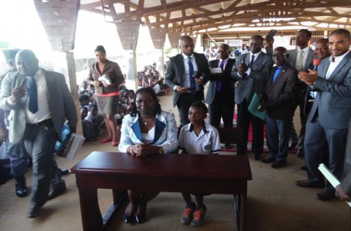 Le Cluster Gabon Wood Hub a livré 10000 Table-bancs au ministère de l’Education nationale, en l’espace de trois mois