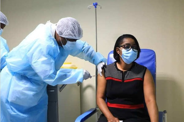 Le gouvernement gabonais dément des rumeurs d’effets secondaires du vaccin chinois Sinopharm