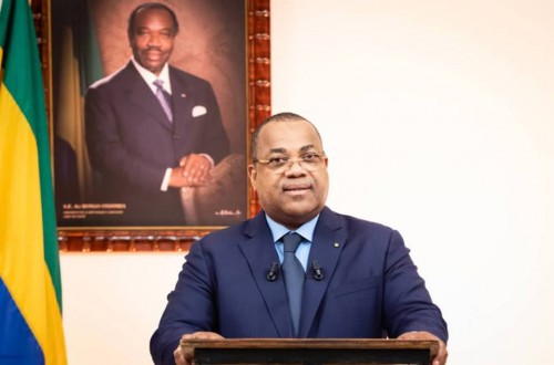 Julien Nkoghe Bekalé réaménage son gouvernement