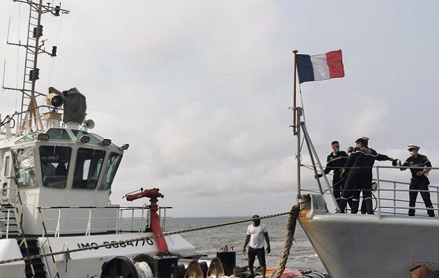 Piraterie maritime : la France entraîne la marine gabonaise à l’escorte des bateaux de pêche