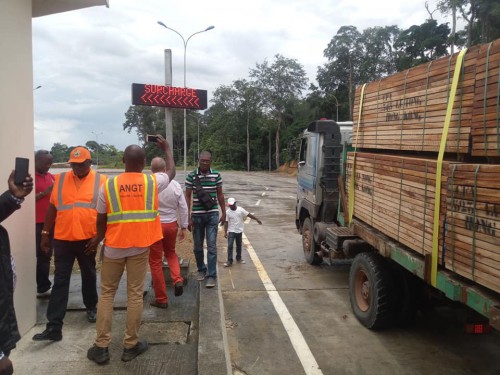 Le Gabon lance son premier pesage routier