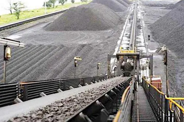 Manganèse et fer : le Gabon veut stopper l’exportation des minerais bruts pour inciter à la transformation locale