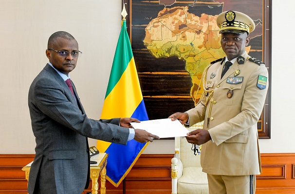 le-tchad-apporte-son-soutien-a-la-transition-au-gabon