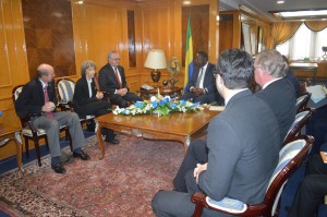 Le Conseil d&#039;administration de Vaalco devise avec le PM, Emmanuel Issozet Ngondet