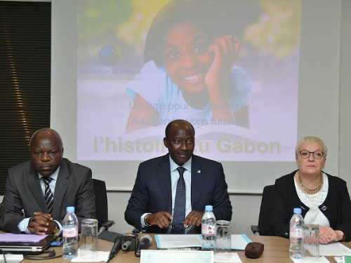 La Fondation BGFIBank offre un livre pour transmettre aux générations futures l’histoire du Gabon