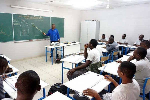 Le Gabon crée 4 écoles de formation professionnelle spécialisées dans le bois, le transport, la logistique et les TIC