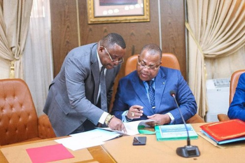 Le Gabon poursuit la suppression des structures redondantes