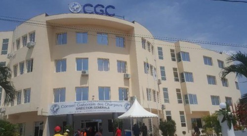 Le gouvernement supprime plusieurs entreprises et agences