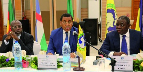 Selon le Pr Daniel Ona Ondo, « les mesures prises par les chefs d&#039;Etat de la Cemac en décembre 2016 à Yaoundé commencent à porter leur fruit ».