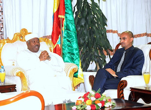 Ali Bongo et Samo Gotessa, ministre delégué des Affaires Etrangère éthiopiennes.