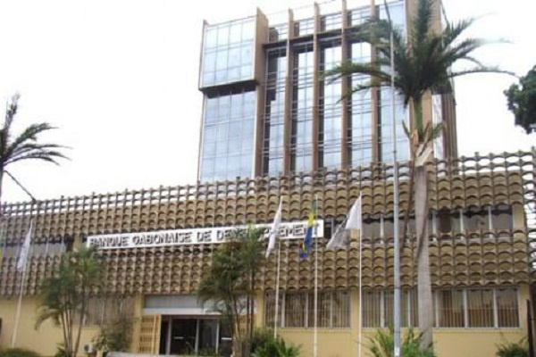 En liquidation, la Banque gabonaise de développement vend ses parts dans la BVMAC