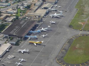 Le gouvernement annonce l’augmentation du prix du billet d’avion
