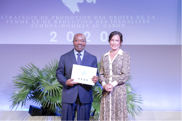 Sylvia Bongo a remis au chef de l’Etat la stratégie triennale de promotion des droits de la femme et de l&#039;égalité des genres