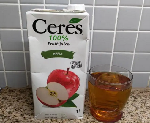 Malgré leur interdiction, des jus de pomme de la marque « Ceres » sont toujours commercialisés au Gabon