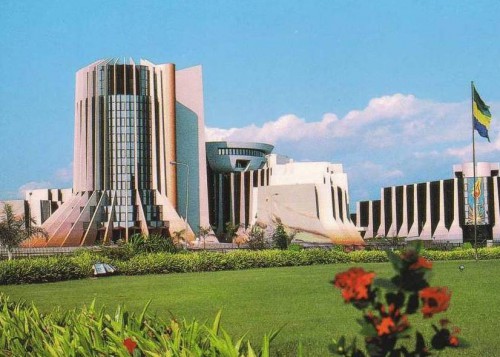 Emmanuel Issozet Ngondet fixe le cap des réformes à engager en vue de faire du Gabon, un pays émergent à l’horizon 2025 