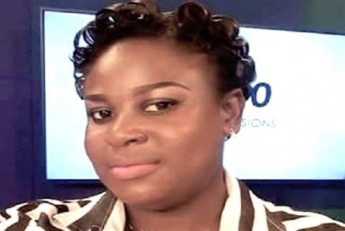 Wivine Ovandong, sanctionnée pour avoir annoncé, par lapsus, la mort d’Ali Bongo