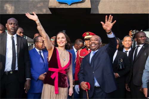 Ali Bongo de retour à Libreville pour poursuivre « sa mission »