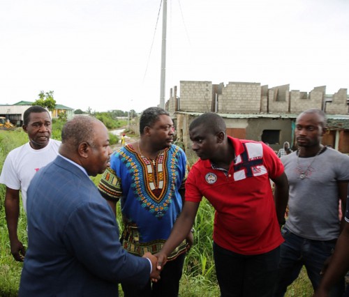 Ali Bongo Ondimba aux côtés des populations sinistrées d&#039;Angondjé