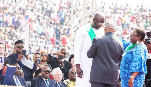 Ali Bongo à l’investiture de George Weah