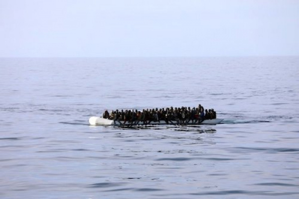 Des passeurs interpellés près des côtes de Libreville avec 69 migrants parmi lesquels des adolescents