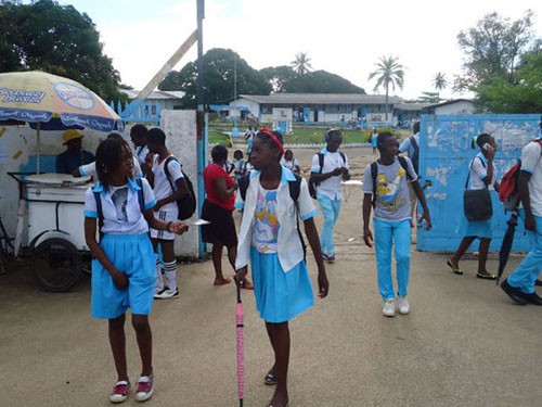Reprise timide des cours dans des établissements scolaires à Libreville après la grève