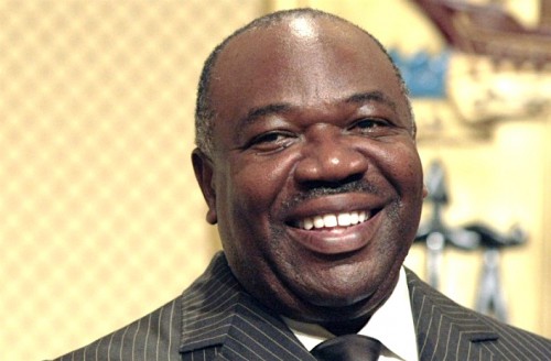 Ali Bongo reçoit le rapport du comité ad hoc chargé de préparer l’organisation du dialogue national politique