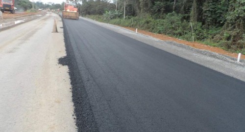 1383 kilomètres de routes goudronnées quadrillent le Gabon en 2015