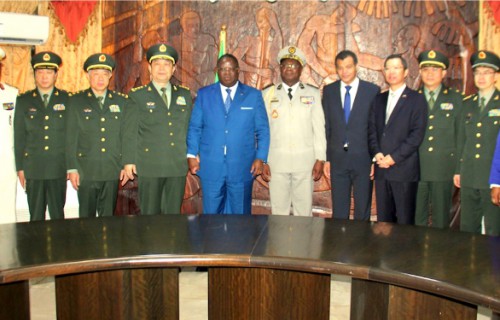 La Chine et le Gabon s&#039;entendent pour densifier leur coopération militaire
